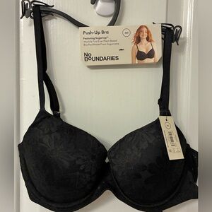 No Boundaries Elegant Black Floral Push-Up Bra